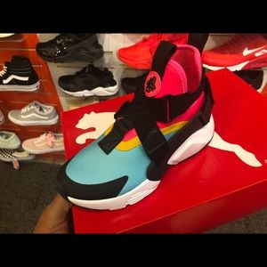 Meet your Posher, Roderica